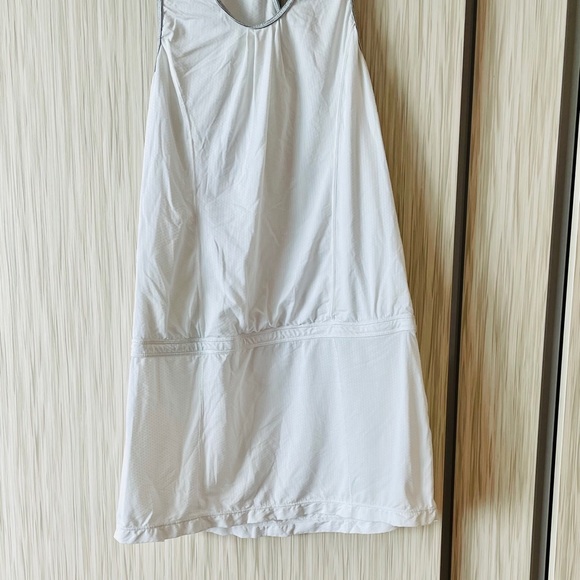 Lululemon Athletic Dress Size 4 - Picture 8 of 9